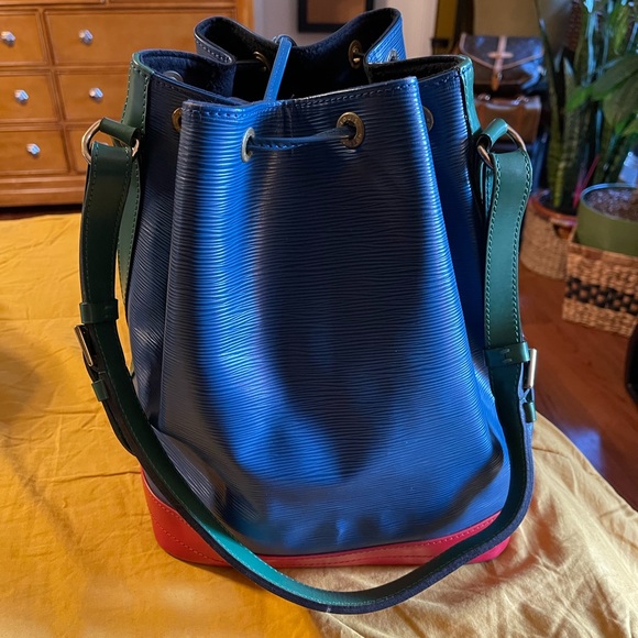 Authentic Louis Vuitton GM Epi Color Block Bucket Bag - Picture 3 of 16